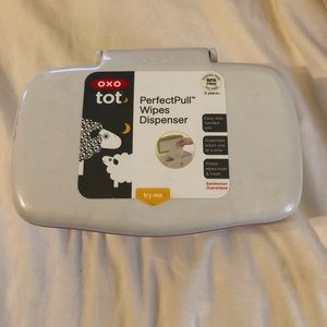 OXO Tot Perfect Pull Wipe Dispenser